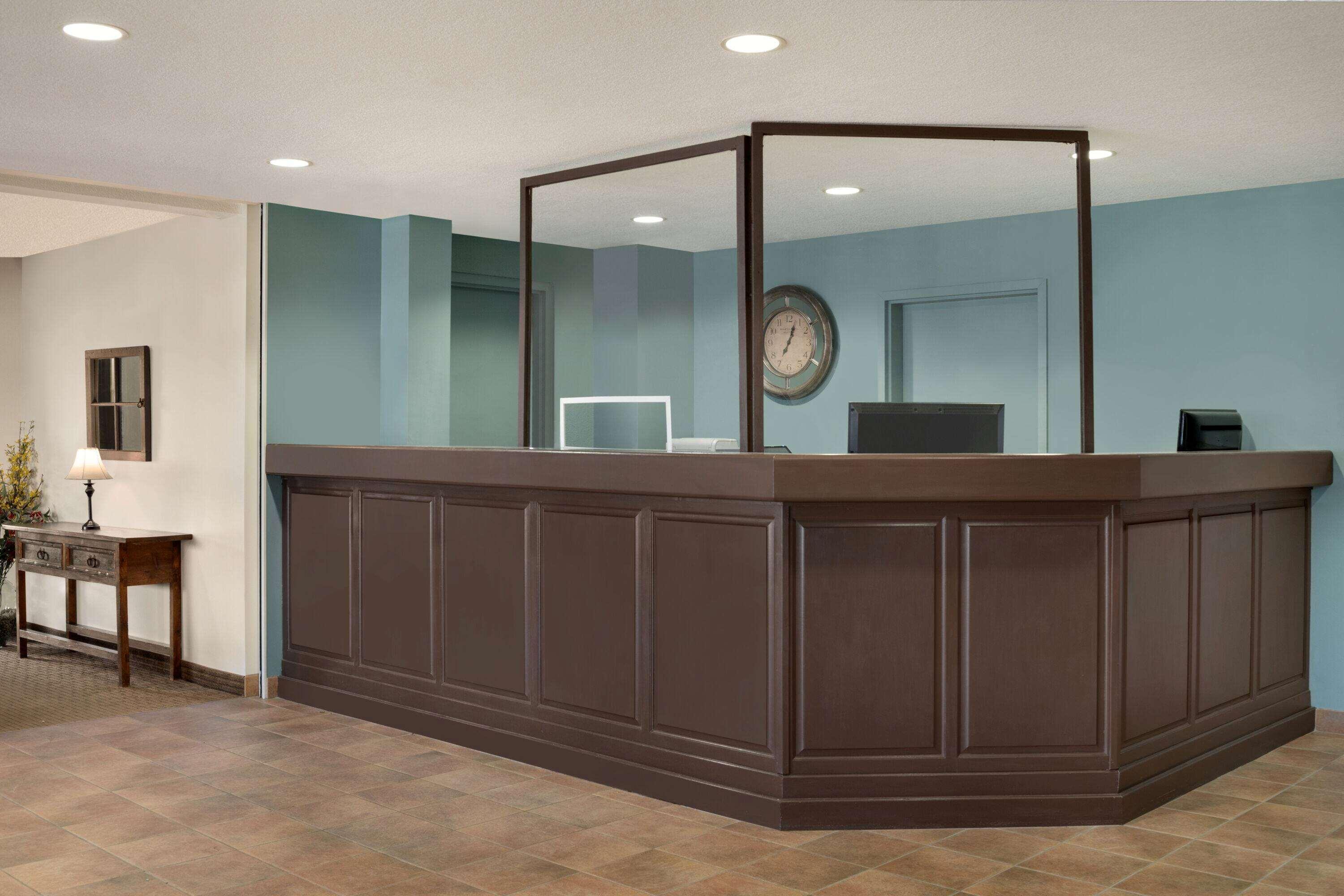 Travelodge By Wyndham אדסון מראה חיצוני תמונה